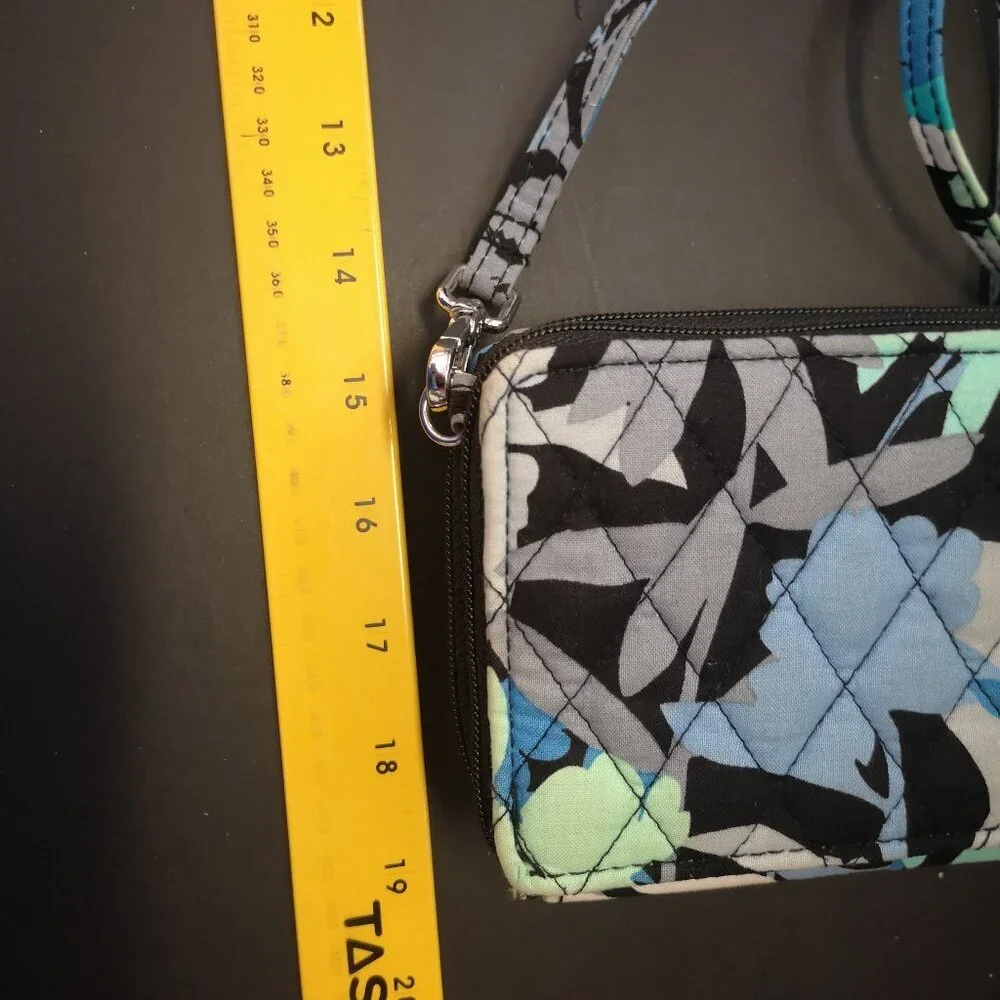 Vera Bradley Double Zip Retired Camofloral Pattern Wristlet Crossbody or Wallet - Picture 8 of 11
